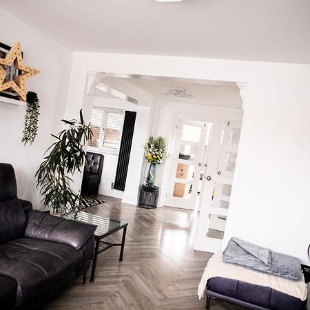 Inviting 3-Bed House In Manchester Eksteriør bilde